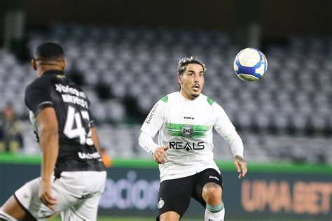 Josué abriu mão de proposta melhor para jogar no Coritiba