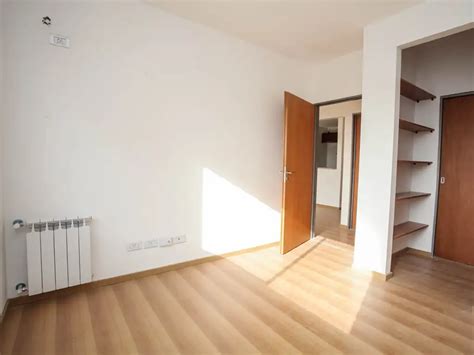 Venta Departamento A Os Dormitorio M Frente Av Independencia