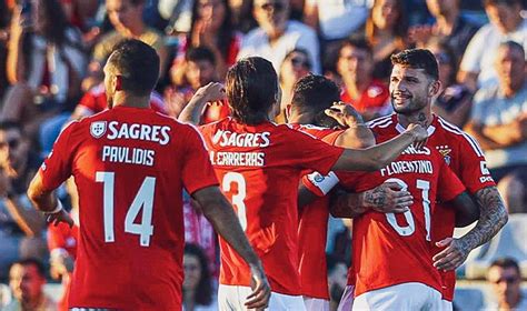 Benfica goleia Farense em Águeda no primeiro teste da pré época