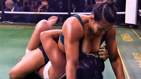 Girls MMA Fight Bia Mesquita The First Fight In MMA Submission Rear