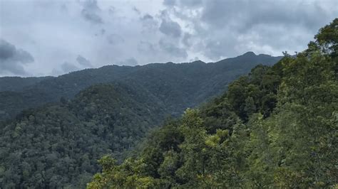 6 Fakta Menarik Gunung Mande Rabiah Di Solok Yang Termasuk Dalam