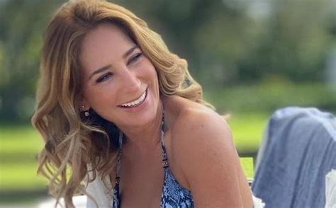 Sorprende Geraldine Bazán con sensuales fotos en bikini