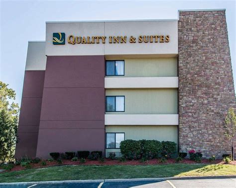 Quality Inn & Suites Warren, MI - See Discounts