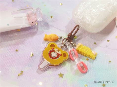 STRAY KIDS Phone Strap Charm / Stray Kids Lightstick Keychain - Etsy