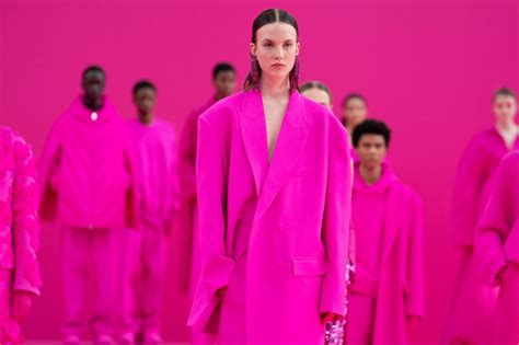 The Monochrome Of Fw Valentino Pink Pp Collection Collater Al