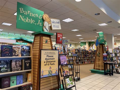 Barnes Noble Interior Barnes Noble Squar Flickr