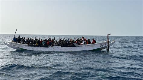 El Hierro se prepara para otra oleada migratoria la Policía despliega