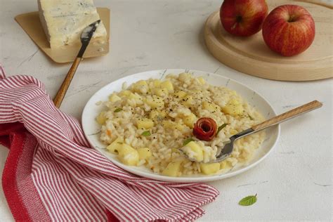 RISOTTO CON MELE E GORGONZOLA Ricetta Facile