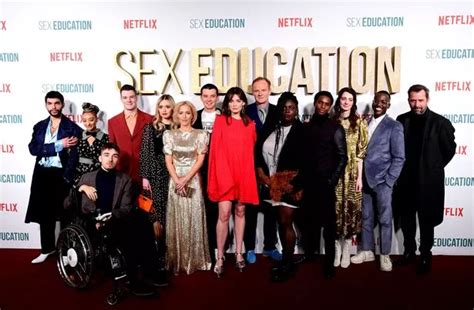 Sex Education Star Gillian Anderson Wows With Post S G Glow Pic Amid Season Launch Daily Star