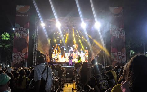 El Mostacho Fest presentó una variedad de artistas en la plaza