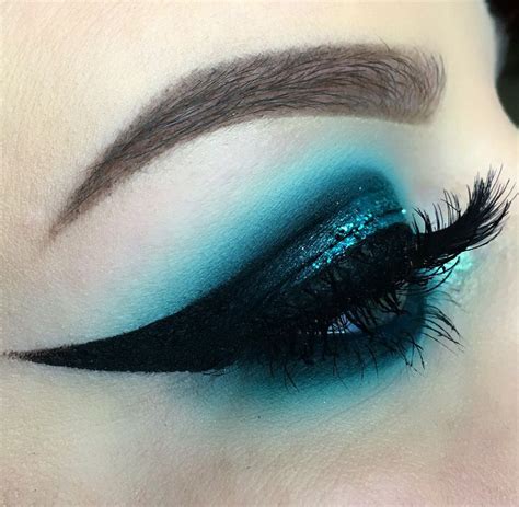 Teal Eye Makeup • Emilycasanovamakeup On Indtagram Teal Eye Makeup Teal Eyeshadow Dramatic Eye