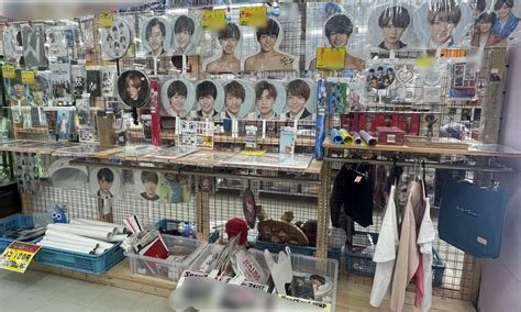 SnowManSixTONESなにわ男子など人気ジャニーズグッズ買取品出ししました 万代書店 山梨本店