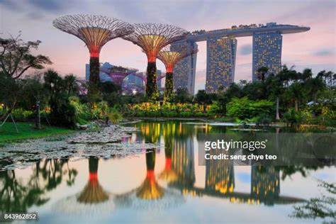 40 Singapore Mbs Skyline Stock Photos, High-Res Pictures, and Images ...