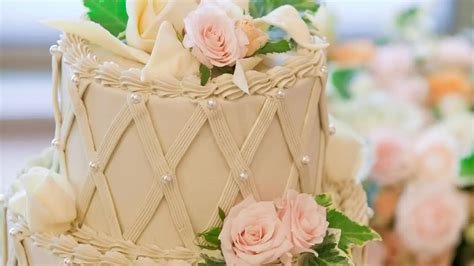 How To Frost A Cake With Different Textures Cake Decorist