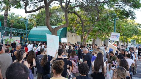 Animal lovers protest against zoo amid clash of narratives over animal welfare | The Times of Israel