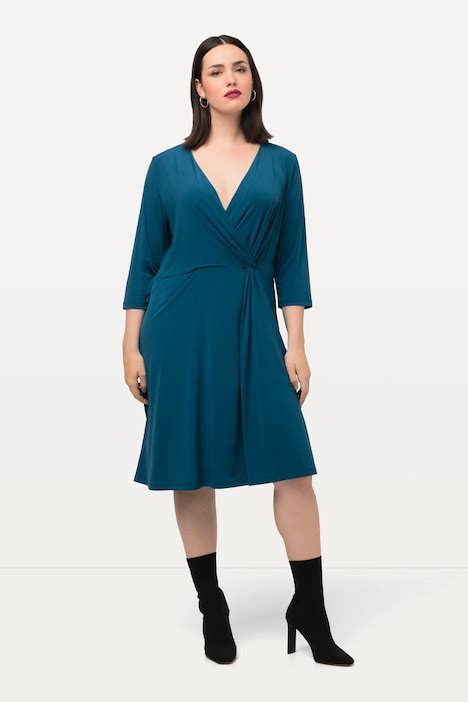 Robe en tissu fluide décolleté en V et manches 3 4 drapé Robes