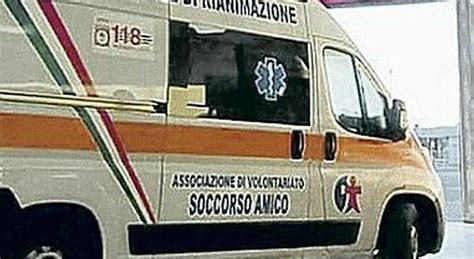 Incidente Sulla Statale Perde Il Controllo Dell Auto E Va A Sbattere