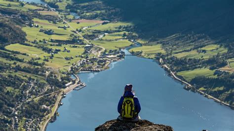 Hiking Trails at Mt. Hoven (1011 m.) | Loen Skylift