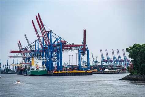 Coffee Support For Local Farmers Ensures A Sustainable Global Supply Chain - RYZE Superfoods