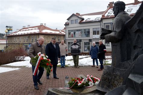 Złożyli hołd generałowi Okulickiemu BOCHNIA Miasto Soli