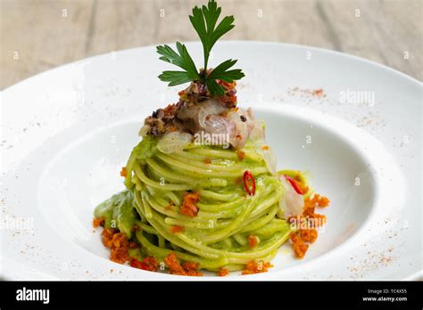 Close Up Of Colorful Green Broccoli Spaghetti Seafood Pasta Noodle