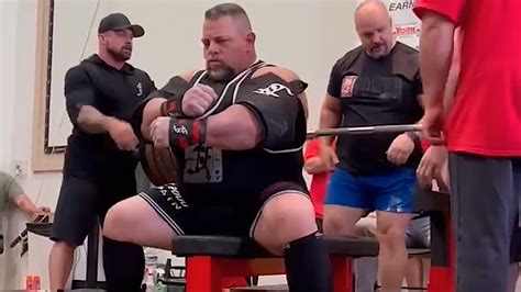 A Look Back At Tiny Meeker S New All Time World Record Bench Press Of