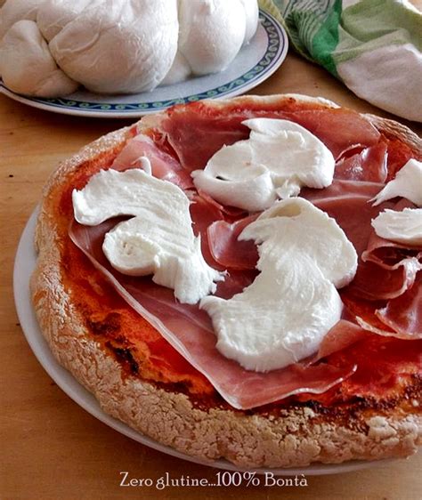 Pizza Con Mozzarella Di Bufala E Prosciutto Crudo