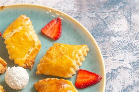 Сочники з домашнім сиром - простий покроковий рецепт