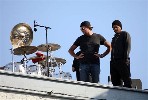 Red Hot Chili Peppers Brasil Ano Das Grava Es Do Clipe The Adventures Of Rain Dance Maggie