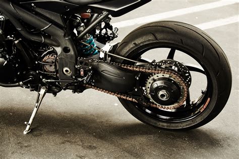 New Order Custom Triumph Speed Triple Return Of The Cafe Racers