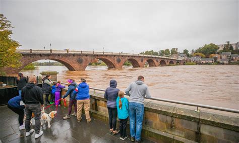 Perth council probe after failure to close floodgates