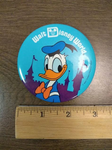 Donald Duck Disneyland Pin Button Walt Disney Productions Disney World