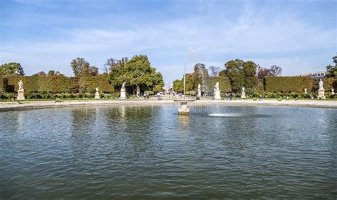 The Tuileries Gardens with Its Beautiful Fountains Editorial Photo - Image of landmark, palace ...