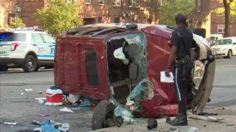 Minivan Crash In Astoria Queens Leaves 1 Dead 4 Injured Abc7 New York