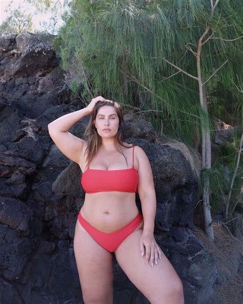 Hot Sexy Chelsea Miller Bikini Pics