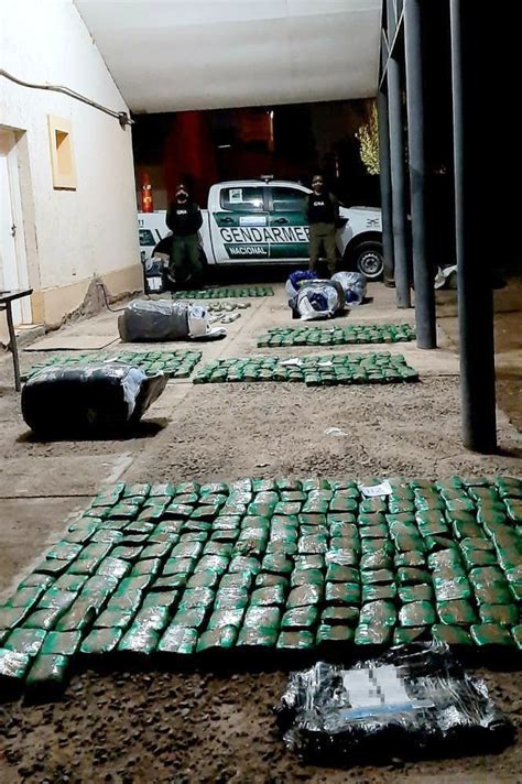 Secuestran más de 250 kilos de hojas de coca que eran transportados en