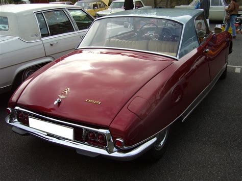 Heckansicht Eines Citroen DS 21 Coupe Le Dandy By Chapron