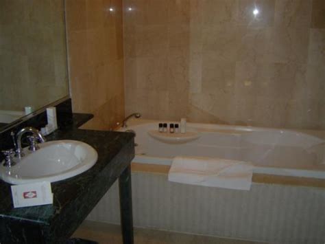 Jacuzzi Hotels NYC | In Room Suites, Romantic, Public