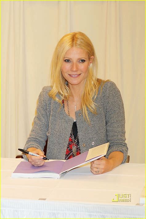 Gwyneth Paltrow: Cookbook Signing in NYC!: Photo 2535470 | Gwyneth ...