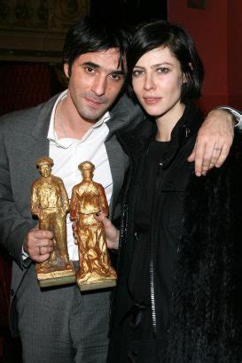 PHOTOS Il Y A 13 Ans Samuel Benchetrit Roucoulait Avec Anna Mouglalis