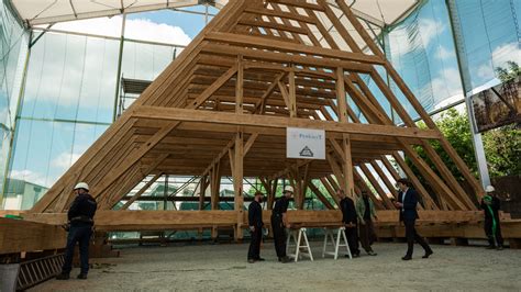 To Rebuild Notre Dame S Fire Ravaged Roof Carpenters Use Centuries Old