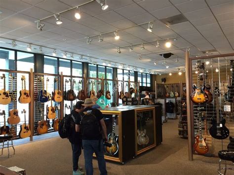 Gibson Guitar Factory Tours - Memphis