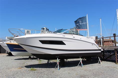 Four Winns Vista 255 8m 2018, Motorcruisers - Suffolk | Boot24