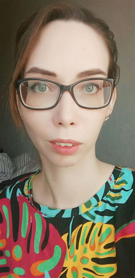 Pin By Scott Thomas On All About Hot Nerds Girls With Glasses Girl Beautiful Face