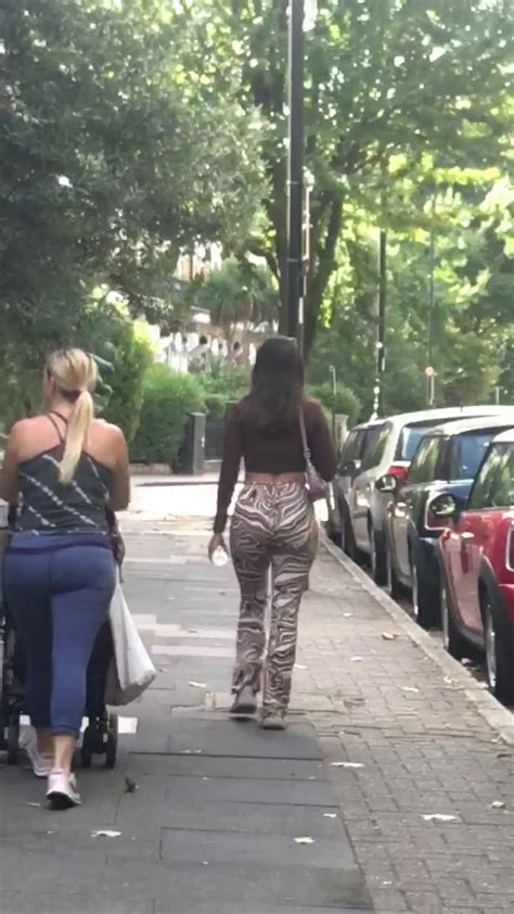 Blonde Or Brunette ThisVid