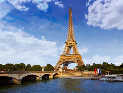 Torre Eiffel Al Atardecer París Francia Foto Premium