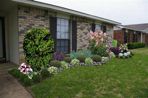 14 Front Yard Garden Ideas You Should Look | SharonSable