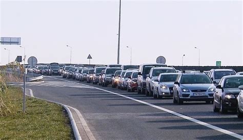 Coloan De Km Pe Autostrada Soarelui Pe Sensul Spre Litoral Din