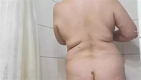 Mature Milf Showering With Cold Water To Get Rid Of The Heat Amateur Amateur Porn Xhamster