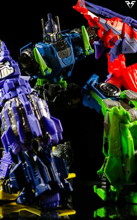 Fall of Cybertron - Bruticus by PlasticSparkPhotos on DeviantArt